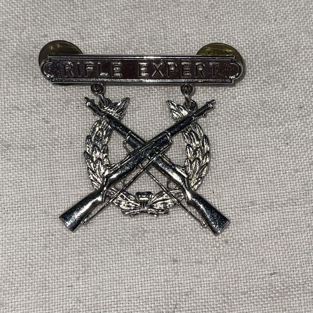 Vietnam Era USMC Rifle Expert Badge – Sterling Silver H&H (SER395)
